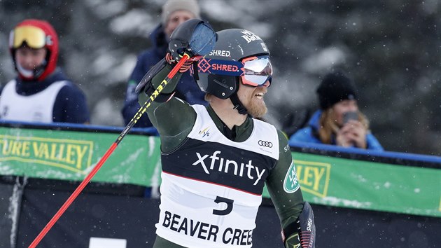 Amerian Tommy Ford se raduje z vtzstv v obm slalomu v Beaver Creeku.