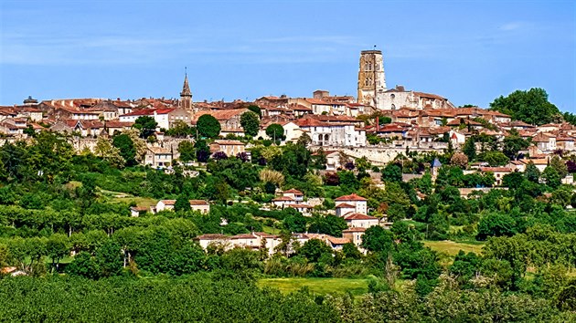 Bývalé hlavní sídlo hrabství Armagnac se tyčí na skále nad řekou Gers.