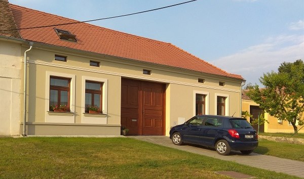 Šetrná rekonstrukce rodinného domu bratrů Šobových na návsi v Mašovicích sklidila pozitivní ohlas.