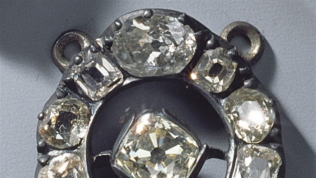 Diamantov ozdoba na rukv