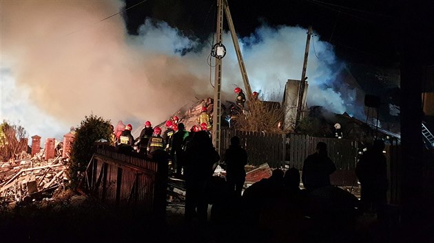 V obci Szczyrk na jihu Polska, kter je znm jako lyask stedisko, ve stedu veer vybuchl plyn v tpodlanm dom. Budova se nsledn zhroutila, na mst zasahovali zchrani i hasii. (5. prosince 2019)