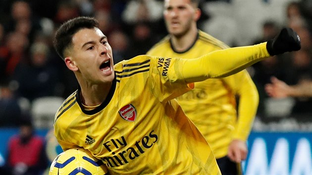 Gabriel Martinelli z Arsenalu slav gl proti West Hamu.