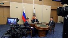 Prezidenti Ruska a íny Vladimir Putin (na snímku uprosted) a Si in-pching v...