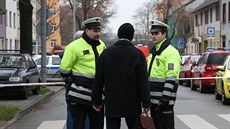 V Šámalově ulici v Brně-Židenicích našli policisté v bytě mrtvého muže a velké...