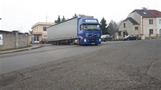 Jedna �ást areálu továrny HP Pelzer sídlí v bývalé �roubárn�. Obyvatel�m �atce...
