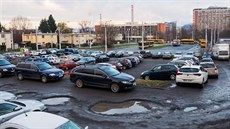 Zlín plánuje prom�nit plochu pod sportovní halou, která v sou�asnosti slou�í...