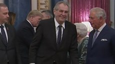 Zeman pozdravil královnu a konen se vidl s Trumpem