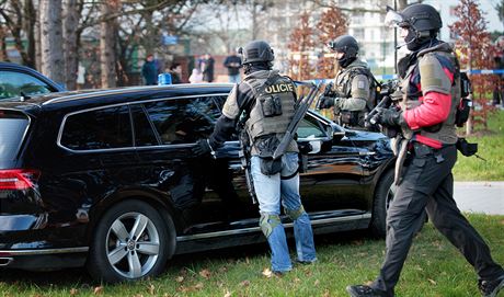 lenové policejního komanda, které zasahovalo ve Fakultní nemocnici Ostrava....