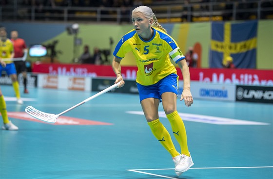 védská florbalistka Anna Wijková v utkání proti Finsku.