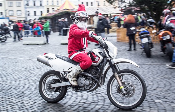 Na tdrý den se stovky motorká tradin sjídjí na eskobudjovickém...