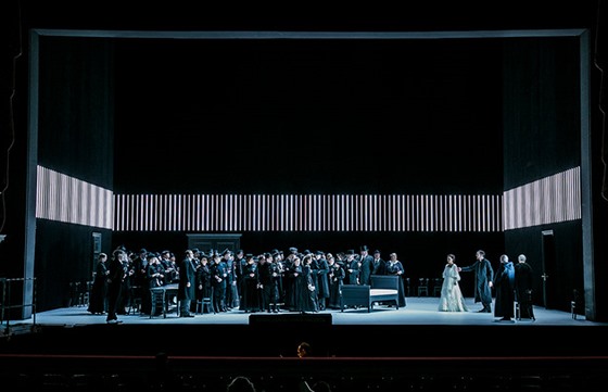 Scéna z Donizettiho Lucie di Lammermoor v Semperově opeře