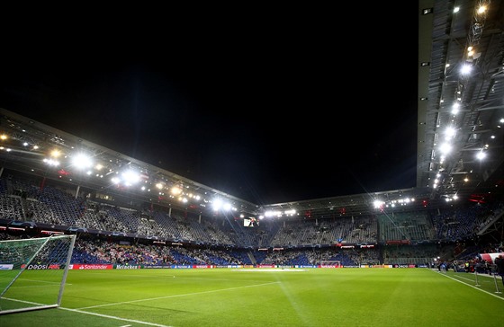Stadion rakouského Salcburku ped utkáním Ligy mistr proti Liverpoolu.
