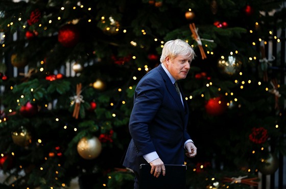 Britský premiér Boris Johnson má projev po pedasných parlamentních volbách,...