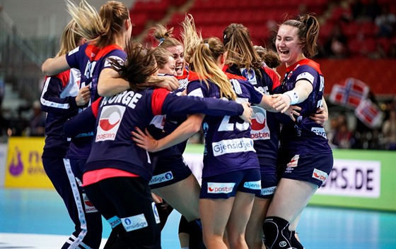 Norské házenkáky slaví postup do semifinále na mistrovství svta.