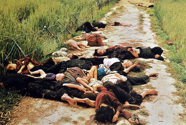 Zemřel jediný Američan odsouzený za masakr v My Lai. Ve vězení byl tři dny