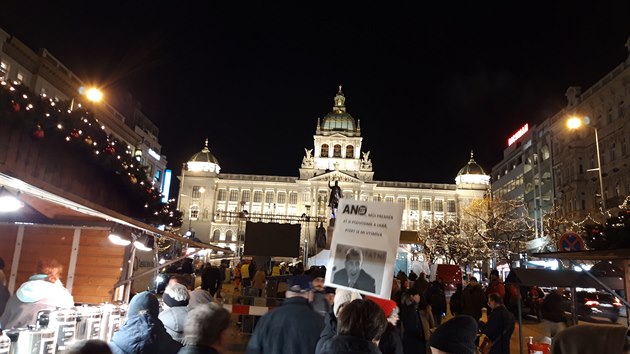 Demonstrace proti Andreji Babiovi v centru Prahy