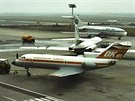Jak-40, Caravelle, Boeing 727, L-410 Turbolet a zcela vzadu opt Jak-40