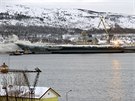 Poár na ruské letadlové lodi Admiral Kuzncov bhem oprav v Murmansku na...