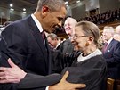 Americký prezident Barack Obama se zdraví se soudkyní Ruth Bader Ginsburgovou...
