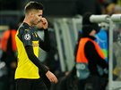 Záloník Borussie Dortmund Julian Weigl pedasn odchází do kabin. V utkání...