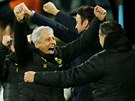 Radost trenéra Borussie Dortmund Luciena Favreho z vítzství nad Slavií a...