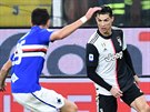 Cristiano Ronaldo v akci bhem ligového utkání Juventusu se Sampdorií Janov.