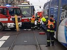 Sr�ka auta se dv�ma tramvajemi na Kone�n�ho n�m�st� v Brn� (16. prosince 2019)