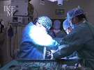 Lékaři z IKEM a z Izraele provedli první společnou párovou výměnu ledvin