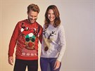 Tu správnou adventní náladu vytvoí vtipný vánoní svetr. Z kolekce: F&F