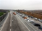 Na okraji P�erova byl slavnostn� otev�en nov� �trn�ctikilometrov� �sek d�lnice...