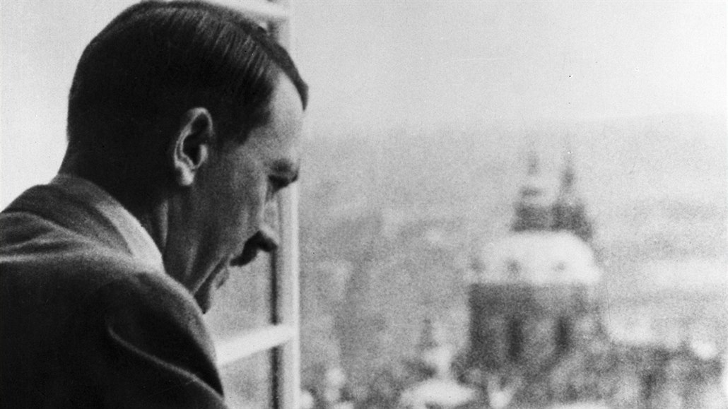 Hitler v Praze: Chvíle triumfu i trapasu, kdy mu doprovod sndl veei.