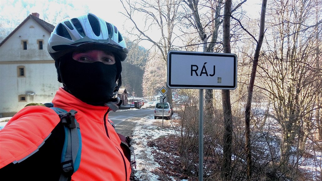 Cyklotoulky v zim� p�iná�ejí doslova rajské po�itky.