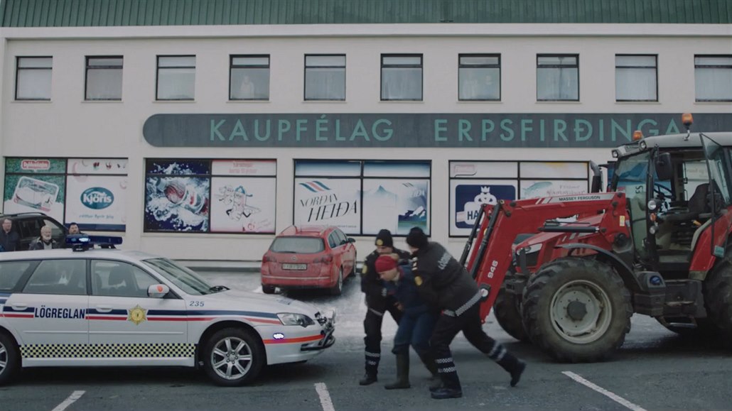 Ve filmu Daleko od Reykjavíku se bude bojovat mlékem a hnojem