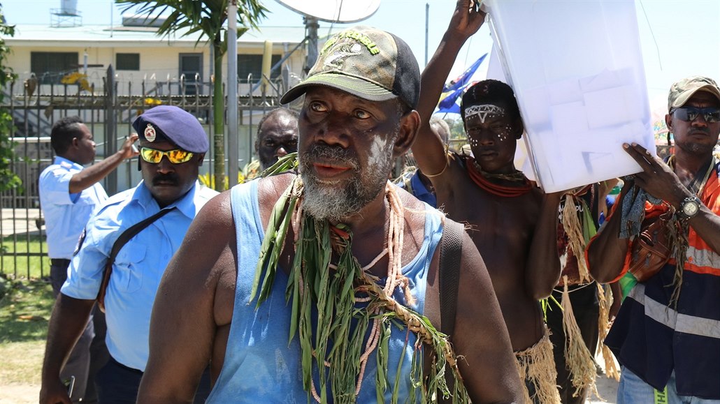Obyvatelé ostrova Bougainville se v referendu vyslovili pro nezávislost.