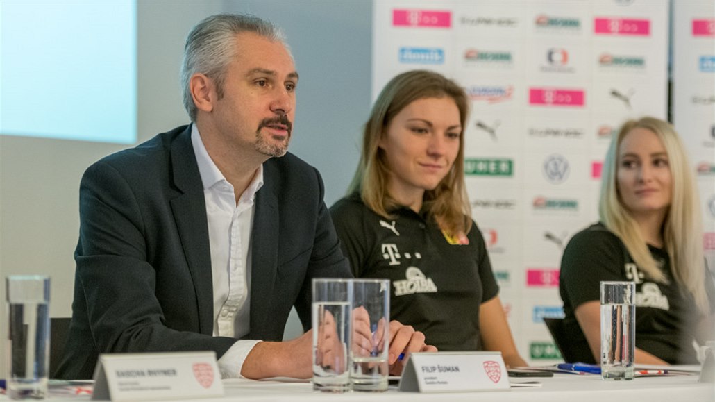 Profesionalizovat florbal, radí jeho šéf, jak vymanit mistrovství z nudy