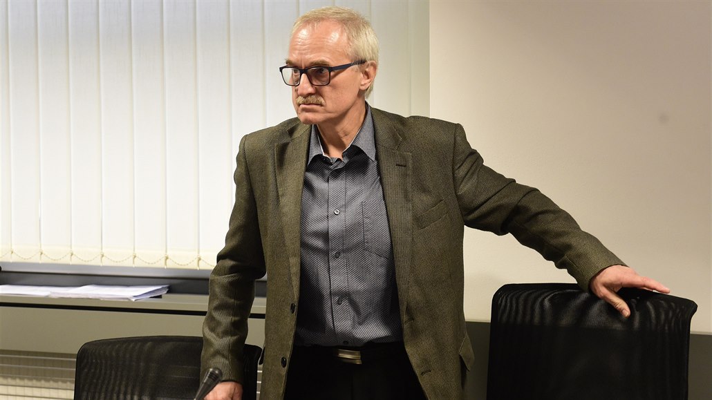 Podmínka lékaři za smrt pacienta platí a nesmí být primářem, ordinovat může