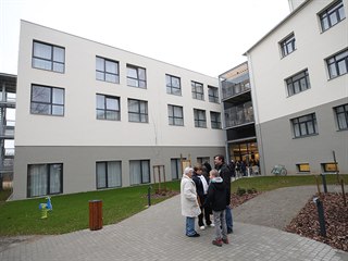 Nový domov, který vznikl v historické zahradě bývalého školního statku,...