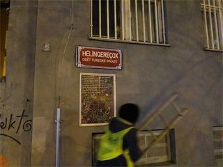 Aktivisté v noci na sobotu přelepili názvy šesti ulic na pražském Žižkově jmény...