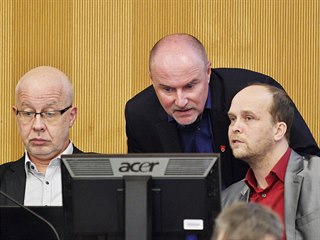 Tři náměstci primátora, zleva Ivo Moravec (OPB), Viktor Lavička (ANO) a Tomáš...