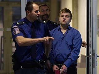 Miroslav Vepřek čelí u olomouckého krajského soudu obžalobě z vraždy provedené...