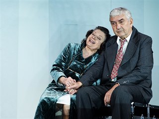 Zuzana Kronerová a Miroslav Donutil na zkouškách inscenace Smrt obchodního...