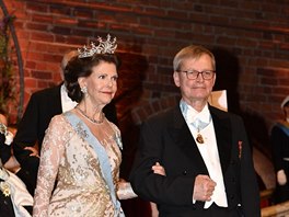 védská královna Silvia a éf Nobelovy nadace Carl-Henrik Heldin na banketu u...