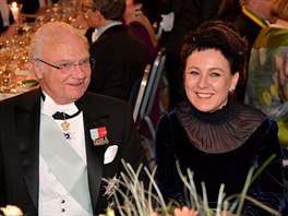 védský král Carl XVI. Gustaf a laureátka Nobelovy ceny za literaturu Olga...