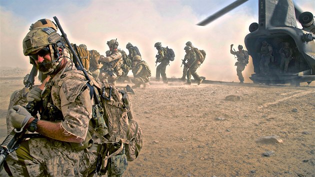 Americk komando bhem patroly v afghnskm Kandahru (2012)