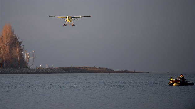 Prvn komern let se strojem na elektrickou energii uskutenila spolenost Harbor Air toto ter v kanadskm Richmondu. (10. prosince 2019)