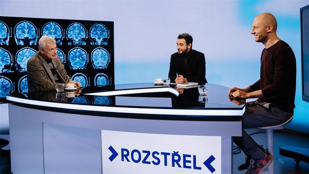 Neurochirurg Vladimr Bene a novin Martin Moravec v diskusnm poadu Rozstel. (13. prosince 2019)