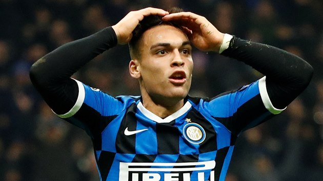 Reakce útočníka Interu Milán Lautara Martíneze, jehož gól proti Barceloně neplatil kvůli ofsajdu.