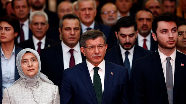 Tureck expremir Ahmet Davutoglu zaloil novou Stranu budoucnosti. (13. prosince 2019)