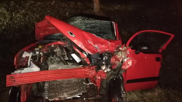 idi Chevroletu Spark i jeho dv spolujezdkyn skonili v se zrannmi v nemocnicch v eskch Budjovicch a Strakonicch.