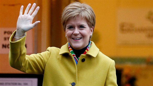 Pedsedkyn Skotsk nrodn strany Nicola Sturgeonov pot, co odvolila v pedasnch parlamentnch volbch (12. prosince 2019)